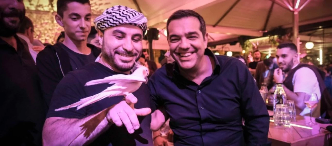 Αλέξης Τσίπρας: Μετά την ομιλία σε μπαρ για να δει τον αγώνα Ολυμπιακού-Μπάγερν (φωτο)